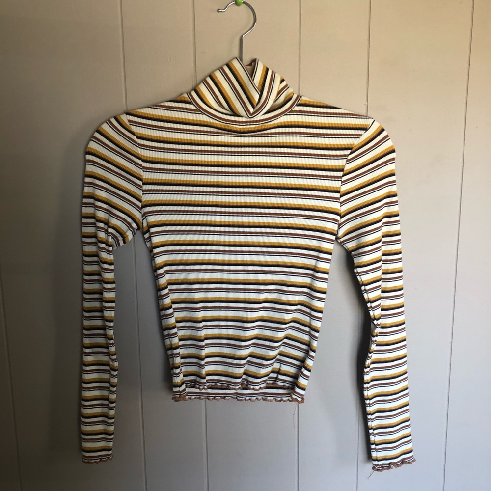 stripped turtle neck